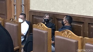 Ini Alasan Nia Ramadhani Telat Sidang Kasus Narkoba hingga 2 Jam