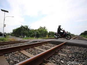 Lima Perlintasan Kereta Api Tanpa Palang Pintu di Lamongan Ditutup Lima Perlintasan Kereta Api Tanpa Palang Pintu di Lamongan Ditutup