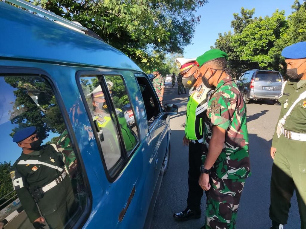 Polisi-TNI Sekat Massa Reuni 212 di Depok, Kendaraan Diperiksa Acak