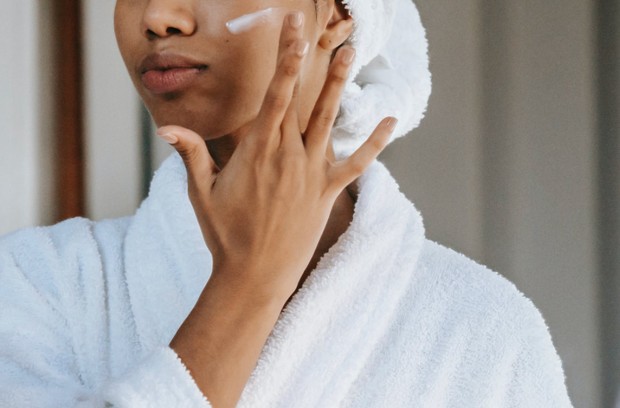 Pilih Pelembap dengan Kandungan Tepat/Foto : pexels.com/Sora Shimazaki Pilih Pelembap dengan Kandungan Tepat