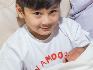 Rafathar Caper ke Nagita Slavina, Ikutan Minta ASI Lagi
