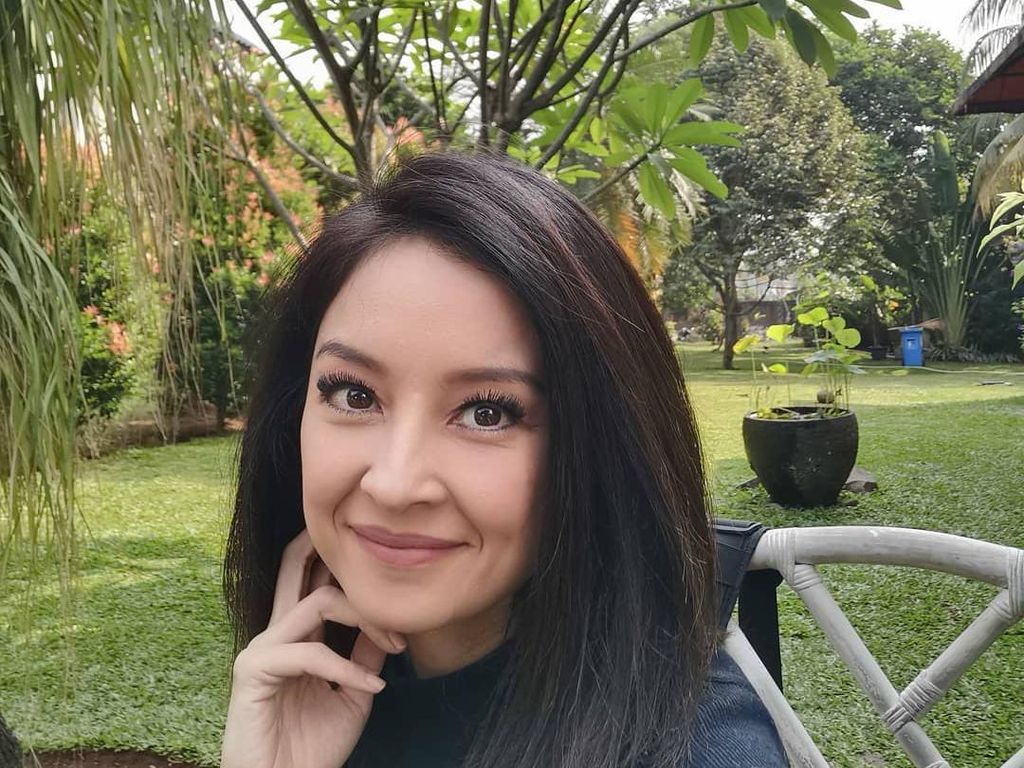 Putri Patricia Ungkap Alasan Vakum dari Dunia Hiburan Putri Patricia Ungkap Alasan Vakum dari Dunia Hiburan