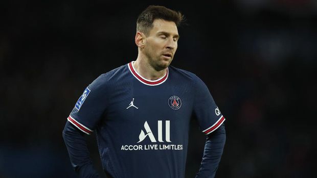 Soccer Football - Ligue 1 - Paris St Germain v OGC Nice - Parc des Princes, Paris, France - December 1, 2021 Paris St Germain's Lionel Messi reacts REUTERS/Gonzalo Fuentes