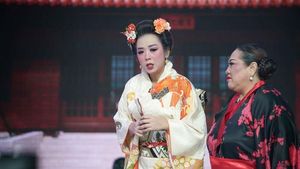 7 Foto Soimah Tampil Beda Pakai Kimono, Tak Kalah Anggun Dengan Berkebaya