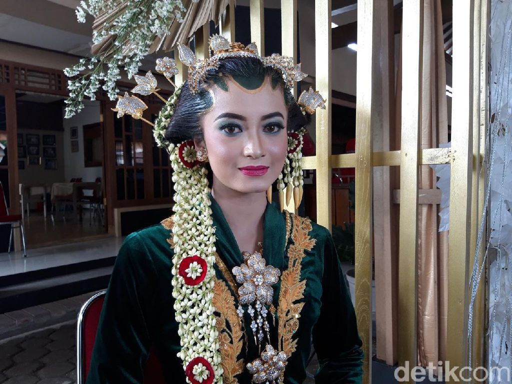 Mengulik Warisan Rias Pengantin Wahyu Merapi Pacul Goweng Boyolali Mengulik Warisan Rias Pengantin Wahyu Merapi Pacul Goweng Boyolali