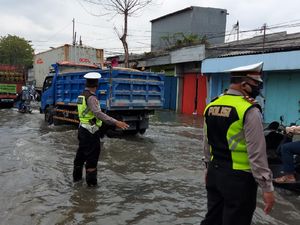 Banjir Rob Kembali Genangi Pintu Masuk Pelabuhan Sunda Kelapa Jakut Pagi Ini