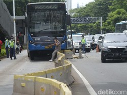 Bus TransJakarta Sering Kecelakaan, Sopirnya Perlu Dilatih Lagi