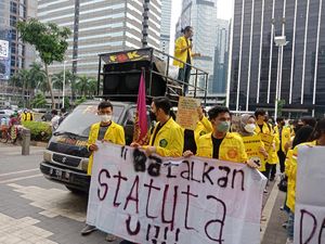 BEM UI Demo Nadiem Minta Statuta UI Segera Dicabut