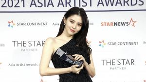 Foto: Adu Gaya 8 Artis Korea di AAA 2021, Han So Hee Hingga Song Ji Hyo