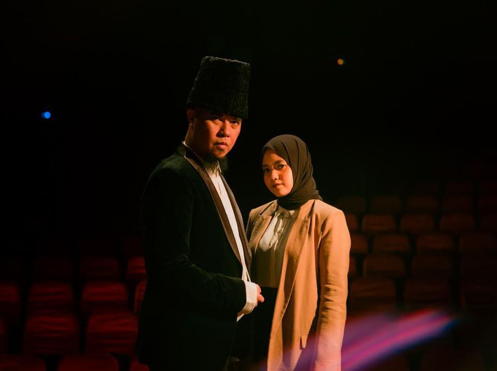 Ahmad Dhani Gandeng Hanin Dhiya Garap Roman Picisan Versi Baru Ahmad Dhani Gandeng Hanin Dhiya Garap Roman Picisan Versi Baru
