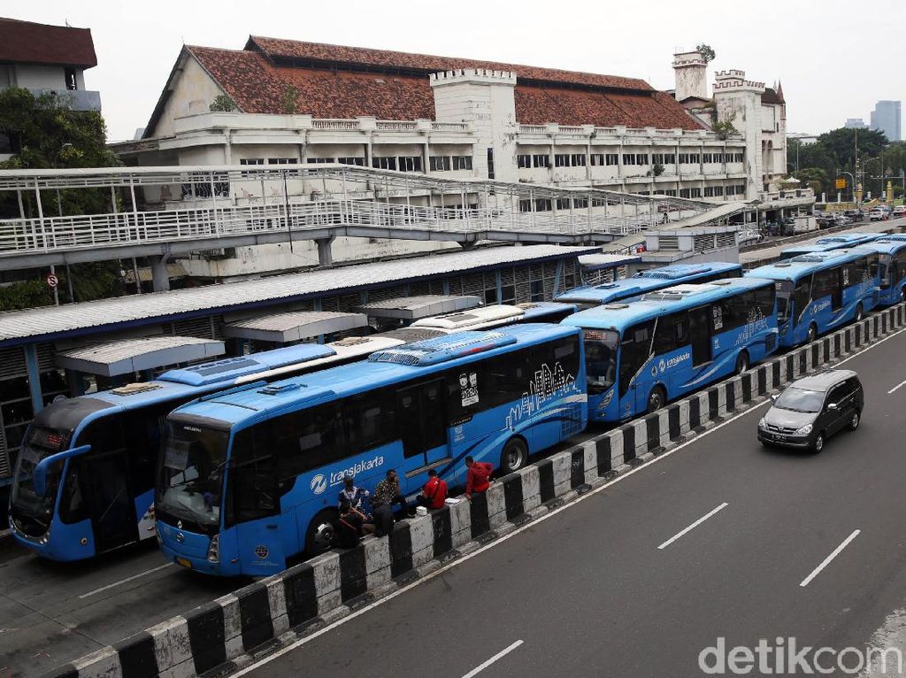 Catat! Jam Operasional Bus TransJakarta Diperpanjang Mulai Pekan Depan