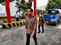 Jokowi Mendadak Inspeksi Ketersediaan BBM di Fuel Terminal Sanggaran Bali