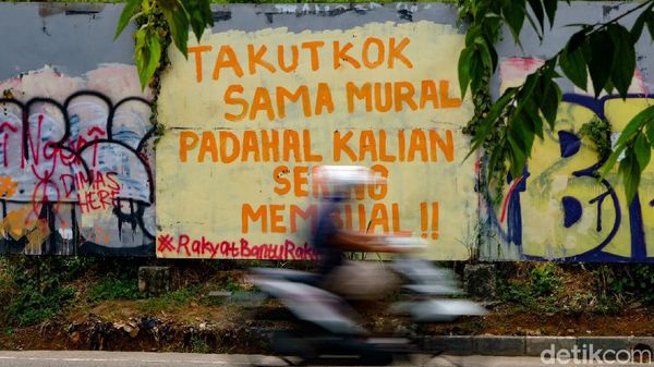 Mural Kritik Sosial Terlihat Mencolok di Ciledug