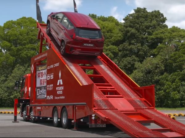 Momen Mitsubishi Xpander Disiksa Legenda Paris Dakar