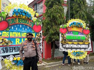 Pedagang Johar Kirim Bunga ke Dinas Perdagangan Kota Semarang, Ada Apa?