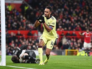 Henry soal Arteta Ganti Aubameyang: Ada yang Gak Beres