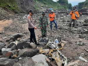 2 Hari Hilang, Sopir Truk Tersapu Banjir Lahar Hujan Merapi Belum Ketemu 2 Hari Hilang, Sopir Truk Tersapu Banjir Lahar Hujan Merapi Belum Ketemu