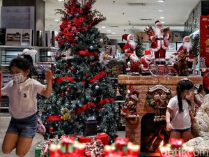 Semarak Natal Mulai Terlihat di Pusat Perbelanjaan