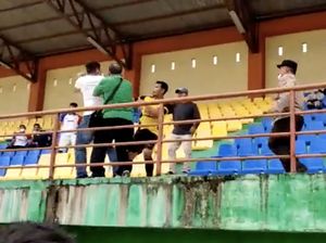 Viral Eks Pemain Timnas Indonesia Saktiawan Sinaga Tendang Penonton