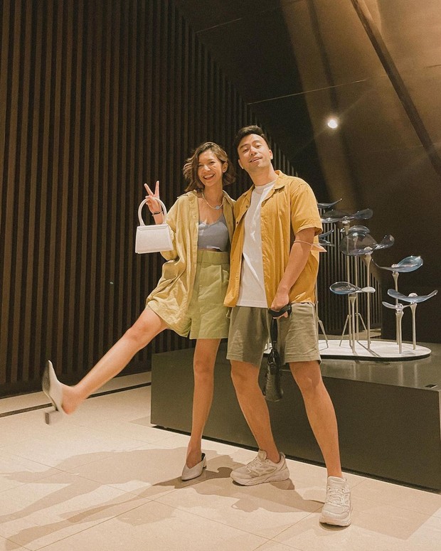 OOTD couple Sheila Dara Aisha dan Vidi Aldiano