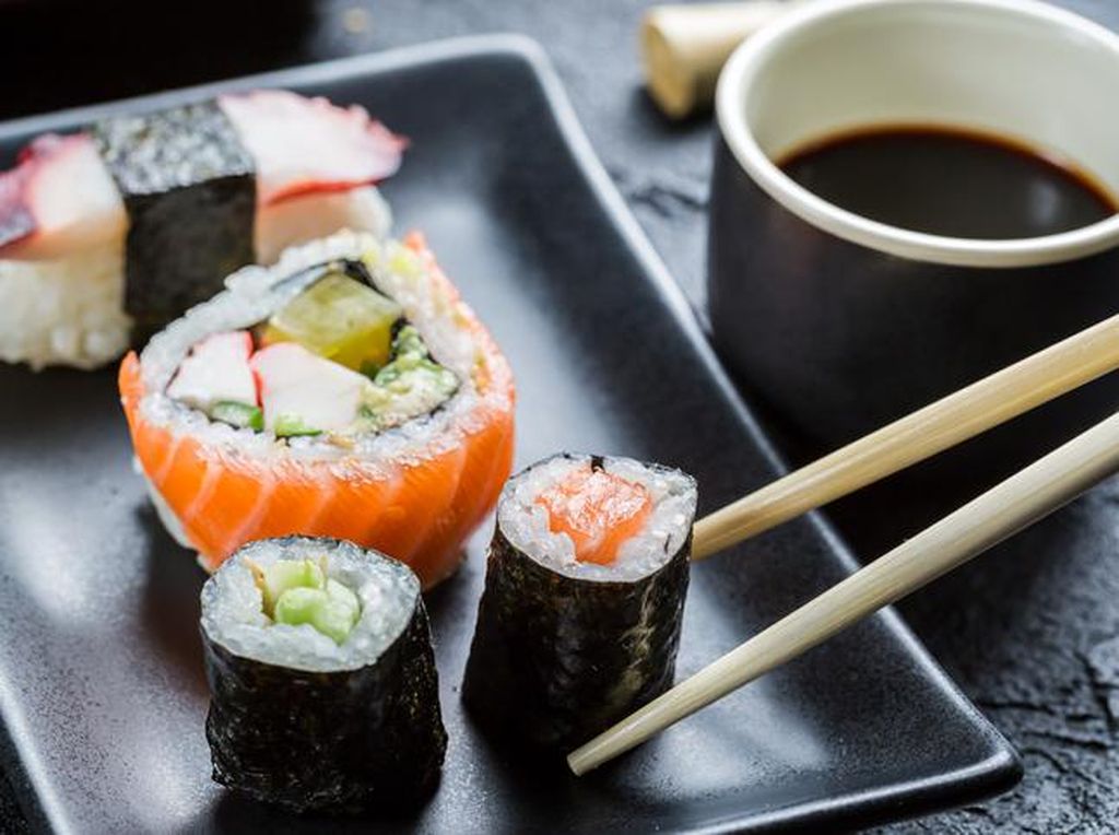 Apakah Sushi Termasuk Makanan Menyehatkan? Ini Kata Ahli Gizi
