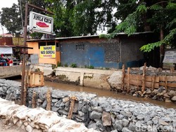 detikcom Do Your Magic: Pengerjaan Tanggul Permanen Kawasan Hek Sudah 70%