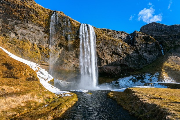 Islandia sebagai tempat liburan yang alami akan menyajikan suasana alam tidak terlupakan.