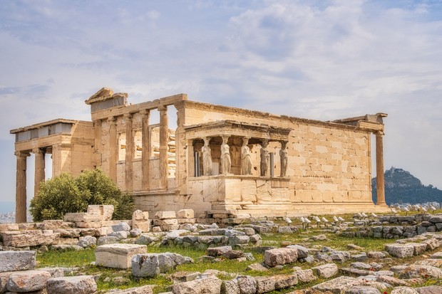 Athena merupakan tempat liburan yang indah dengan nilai sejarah kuno.