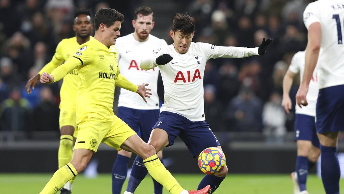 Tottenham Hotspur unggul 1-0 atas Brentford di babak pertama (Foto: AP/Ian Walton)