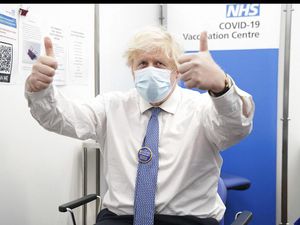 PM Inggris Cabut Aturan Pembatasan Covid-19