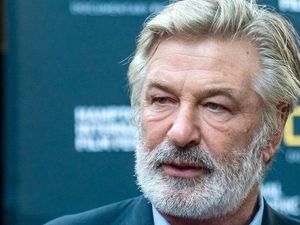 Alec Baldwin Akui Kariernya Mungkin Berakhir Usai Penembakan di Lokasi Syuting Alec Baldwin Akui Kariernya Mungkin Berakhir Usai Penembakan di Lokasi Syuting