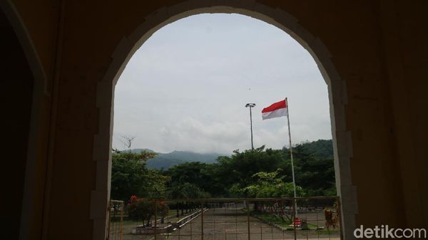 Foto: Benteng Portugis yang Selalu Laris Manis