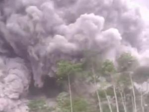 Aktivitas Semeru Relatif Rendah, Erupsi Diduga Juga Gegara Hujan Aktivitas Semeru Relatif Rendah, Erupsi Diduga Juga Gegara Hujan