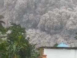 Gunung Semeru Erupsi, Awan Panas Mengarah ke Besuk Kobokan