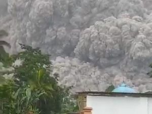 BMKG: Arah Angin di Sekitar Gunung Semeru ke Barat Daya BMKG: Arah Angin di Sekitar Gunung Semeru ke Barat Daya