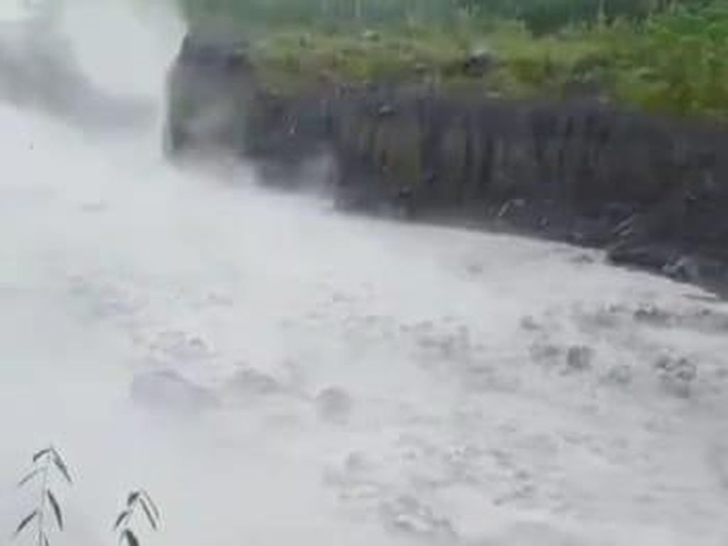 Erupsi Gunung Semeru Bawa Korban Jiwa, Satu Warga Meninggal Erupsi Gunung Semeru Bawa Korban Jiwa, Satu Warga Meninggal