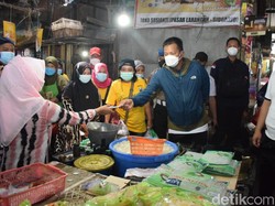 Aksi Borong di Pasar Larangan Sidoarjo untuk Bangkitkan Perekonomian