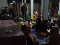 Kondisi Pengungsi Korban Erupsi Semeru di Pronojiwo Mengenaskan