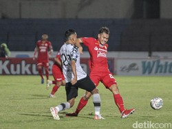 Tertinggal satu gol, Persikabo coba membalas. Ciro Alves melepaskan tembakan di menit ke-54, tetapi bola membentur Maman Abdurahman dan hanya menghasilkan sepak pojok. Semenit berselang, upaya Manahati Lestusen juga tak membuahkan hasil.  