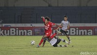 Tujuh menit berselang, giliran Persikabo kembali menekan lewat Hendra Adi Bayauw, tetapi tetap tak mampu menjebol gawang Andritany.  