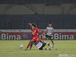 Tujuh menit berselang, giliran Persikabo kembali menekan lewat Hendra Adi Bayauw, tetapi tetap tak mampu menjebol gawang Andritany.  