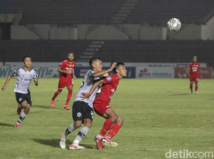 Persija Jakarta meraih kemenangan di pekan ke-15 BRI Liga 1 musim ini, setelah menumbangkan Tira Persikabo dengan skor tipis 1-0.