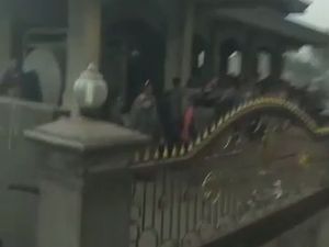 300 Keluarga Warga Desa Curah Kobokan Terdampak Erupsi Semeru Mengungsi