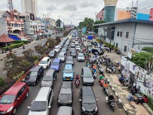 Ganjil Genap Depok: Kendaraan Diputar Balik, Jalan Alternatif Dikeluhkan Macet Ganjil Genap Depok: Kendaraan Diputar Balik, Jalan Alternatif Dikeluhkan Macet