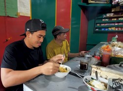 Gokil! Tanboy Kun Sanggup Habiskan 6 Indomie Kurang dari 2 Menit