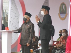 Wapres Maruf Resmikan Monumen Pahlawan COVID-19 di Bandung