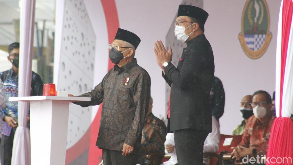 Wapres Maruf Resmikan Monumen Pahlawan COVID-19 di Bandung