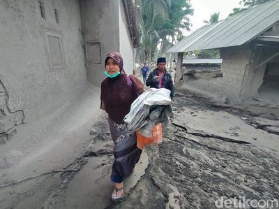 Cari Anggota Keluarga, Warga Datangi Lokasi Terdampak Erupsi Semeru