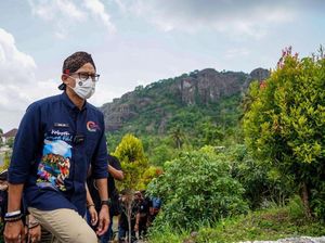 Gunung Semeru Erupsi, Sandiaga Ungkapkan Rasa Prihatin
