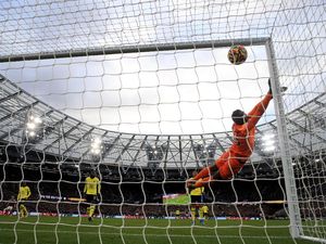 Pertunjukkan Horor Edouard Mendy